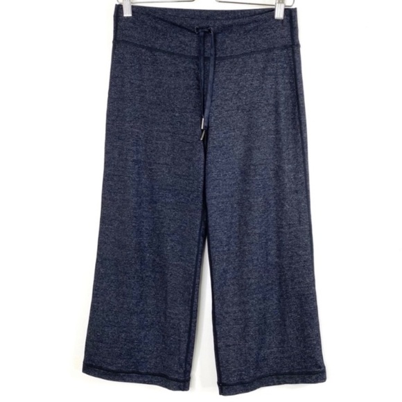 LULULEMON Wide Crop Legs Pants in Dark Gray Size 6 - Picture 2 of 11